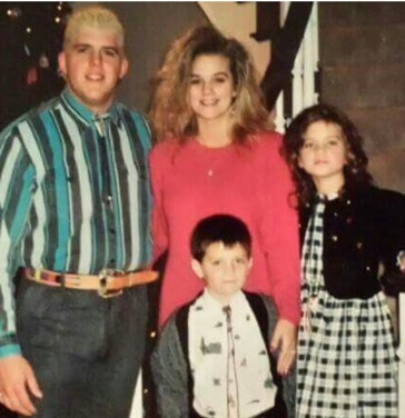 Teil Runnels with her father and siblings.